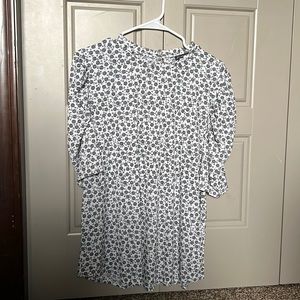 Puffed sleeve Adrianna papell shirt.